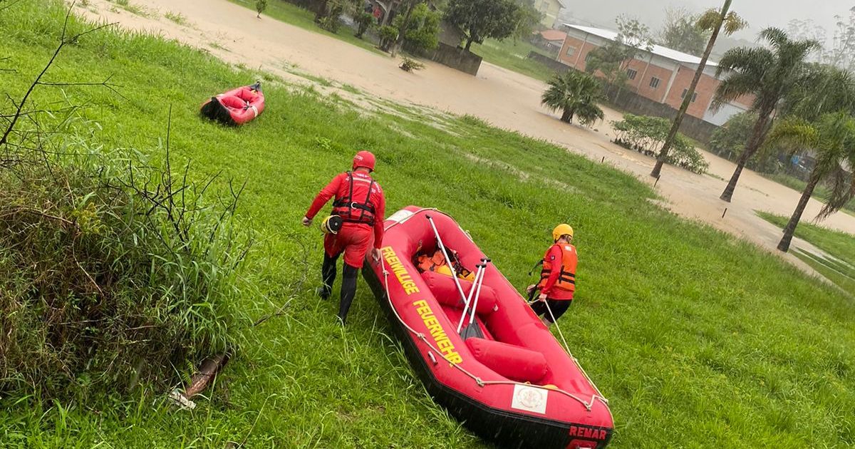 Mulher Gr Vida Precisa Ser Resgatada Ap S Ficar Ilhada Em Resid Ncia Em