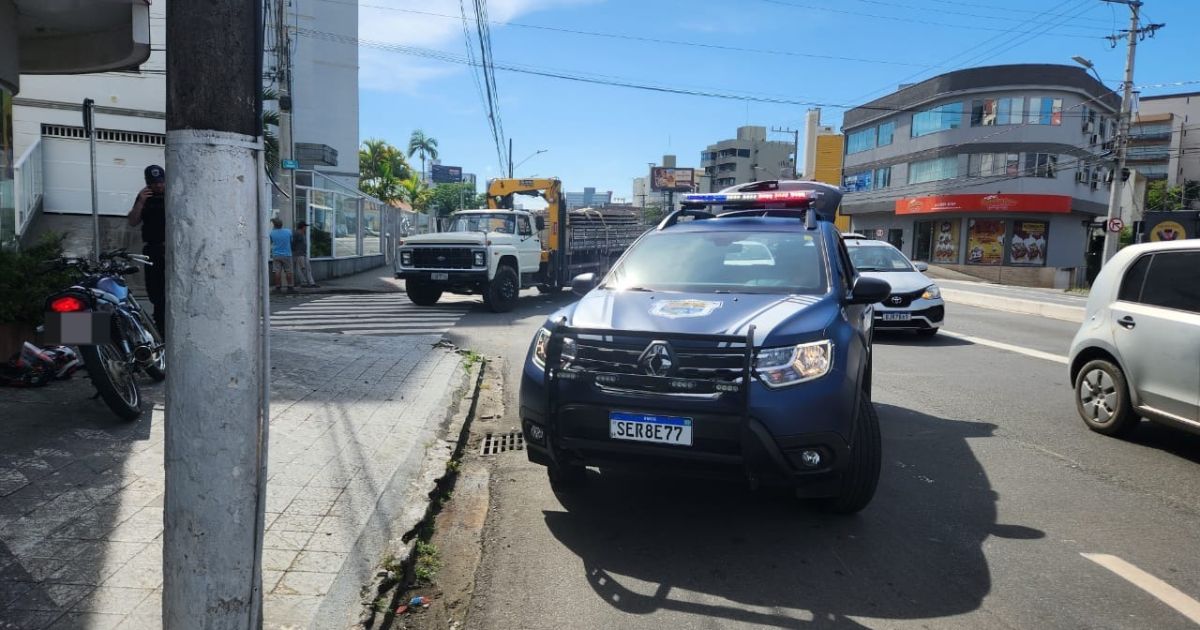 AGORA Dois homens ficam gravemente feridos após colisão entre