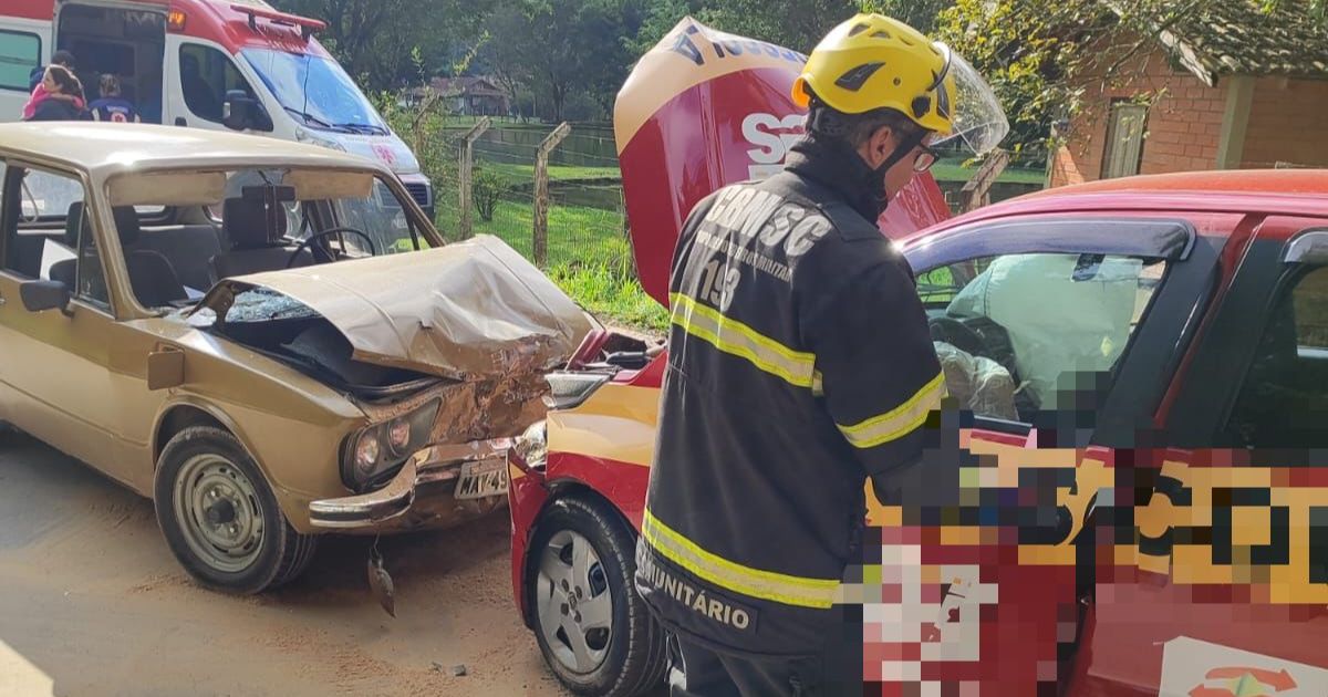 Aprendiz de autoescola colide frontalmente Brasília em Gaspar