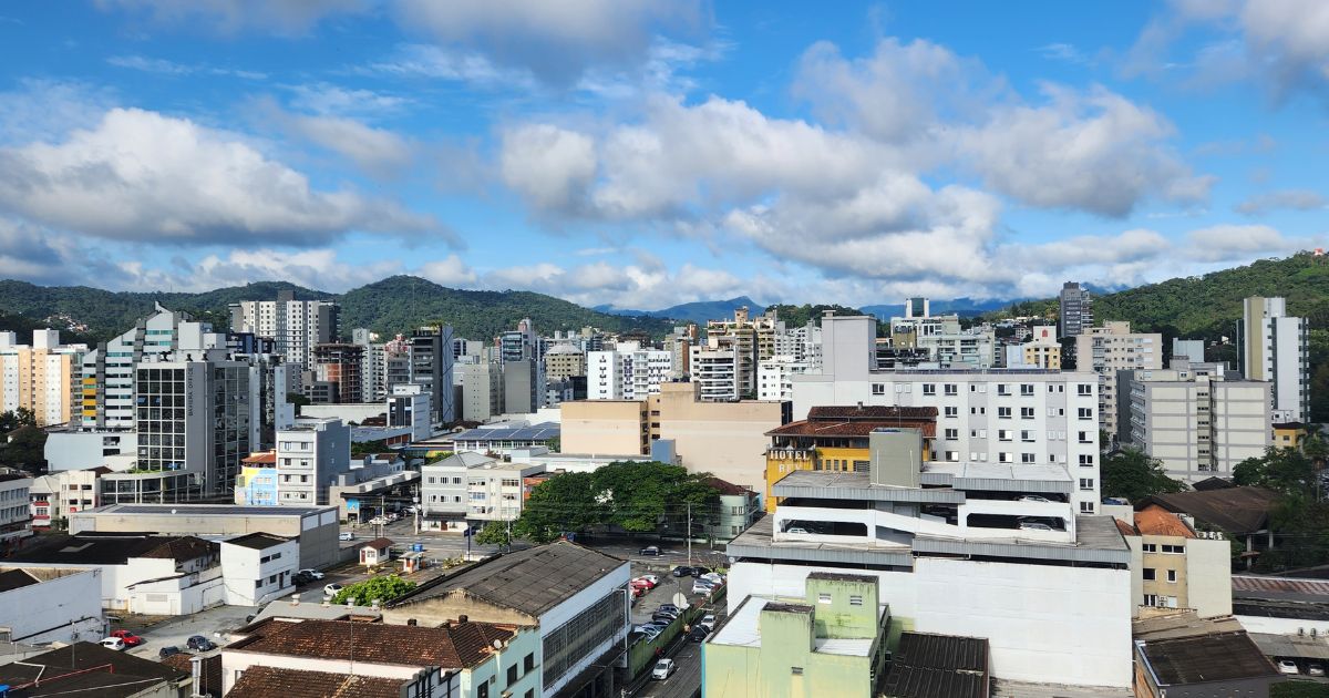 Tempo Blumenau Previs O Indica Calor E Risco De Temporais Nesta Quinta