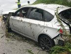Carro cai em rio e três pessoas morrem na BR-101 em Itajaí