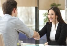 Comércio de Blumenau abre oportunidade para negociar dívidas e limpar nome