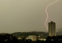 Por que falta energia a cada temporal que atinge Blumenau e região raio