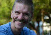 Escritor blumenauense faz vaquinha online para abrir a própria editora