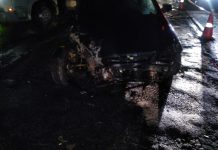 Carro bate contra ambulância dos bombeiros em Ibirama