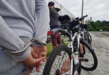Bike patrulha prende casal com drogas perto da Delegacia Regional