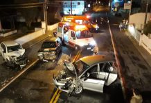 Acidente deixa quatro pessoas presas às ferragens de veículos, em Gaspar