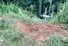 Carro com quatro pessoas cai em ribanceira no Morro do Gato, em Blumenau
