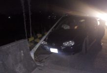 Motorista alcoolizado derruba poste e bate na proteção do viaduto da Mafisa