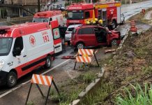 Acidente entre dois carros deixa feridos na BR-470, em Gaspar