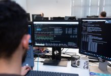 Empresa de tecnologia realiza curso de capacitação e remunera participantes