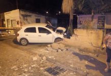 Motorista embriagado derruba muro de casa na Fortaleza
