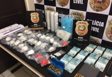 Polícia Civil de Blumenau encontra drogas, armas e R$ 127 mil com traficante