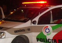 Homem encontra cadáver na frente da própria casa no Vale do Itajaí