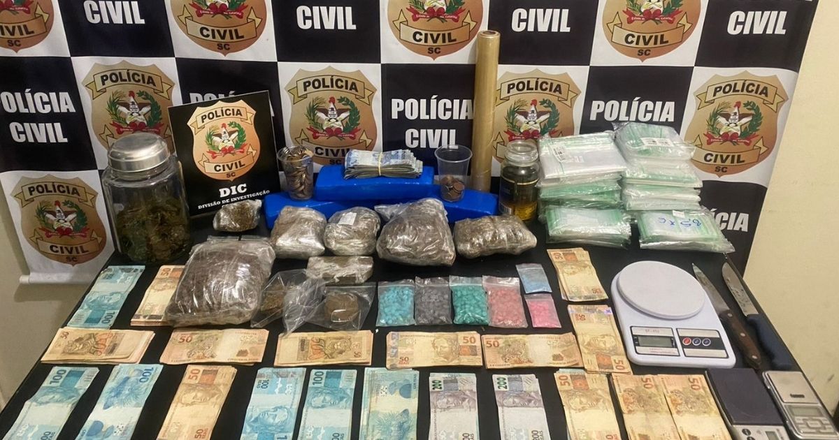 Traficante é preso com drogas e mais de R$ 20 mil em Blumenau