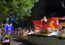 GALERIA - Magia do último desfile de Natal encanta moradores de Blumenau e atrai pessoas da região