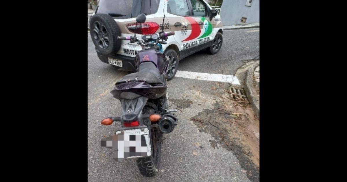 Motociclista Embriagado Tenta Fugir De Abordagem Mas Bate Em Viatura