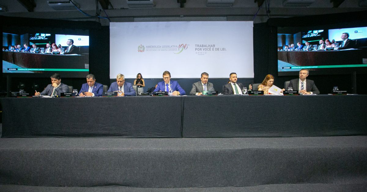 Em Blumenau, Comissão de Constituição e Justiça da Alesc aprova projetos voltados à segurança nas escolas