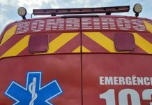 Motociclista fica ferida em colisão com carro na rua Itajaí, em Blumenau