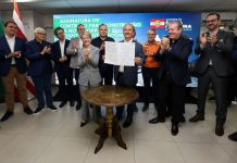 Jorginho Mello assina construção de nova torre do Hospital Santo Antônio, em Blumenau Jorginho Mello