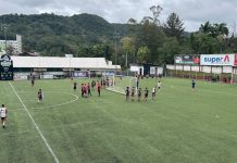 Conheça escola de futebol que mantém projeto voltado à formação de jovens atletas em Blumenau Blumenau