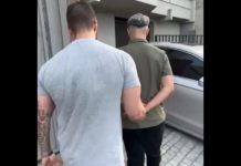 VÍDEO – Foragido por extorsão e associação criminosa é localizado e preso no trabalho em Blumenau foragido em Blumenau