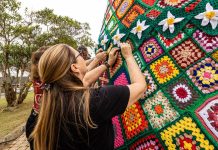 Maior árvore de crochê do Brasil está em Santa Catarina